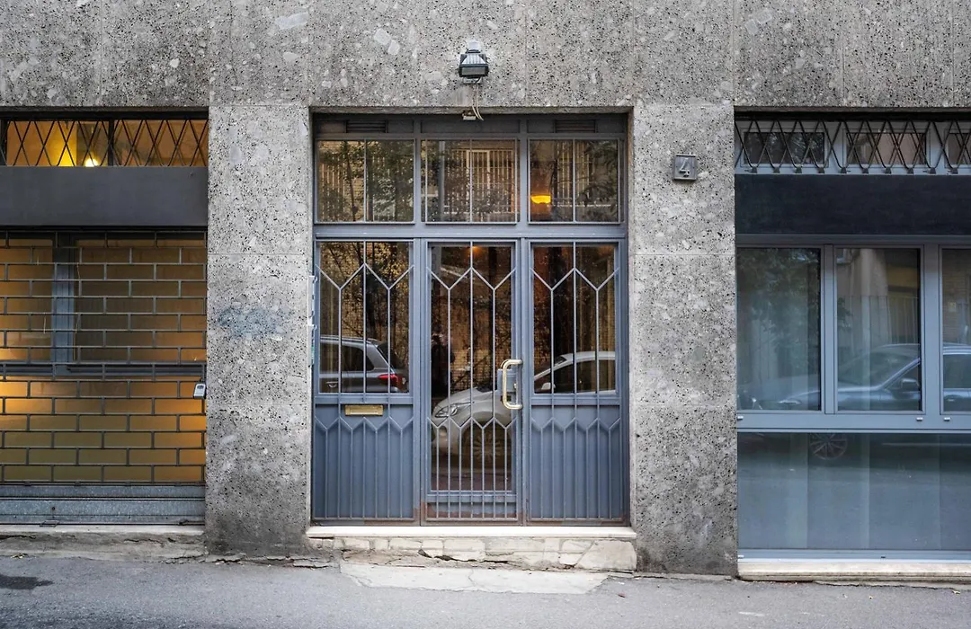 One Bedroom Apartment With Terrace Near Duomo-1