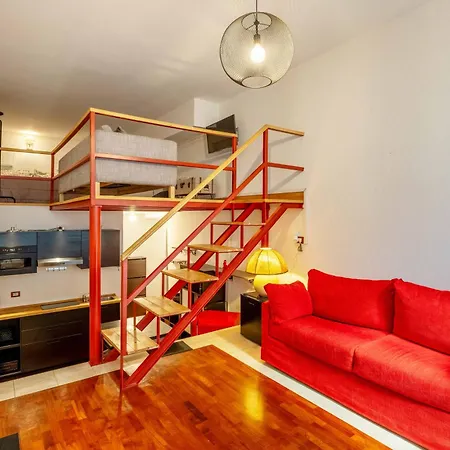 One Bedroom Apartment With Terrace Near Duomo-3